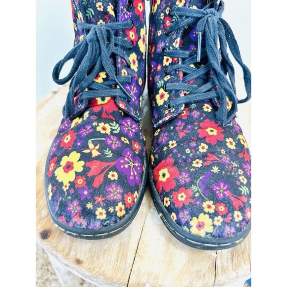 Dr Martens Marley Floral Canvas Lace Up Boots Girls 3 Flowers - Picture 2 of 8